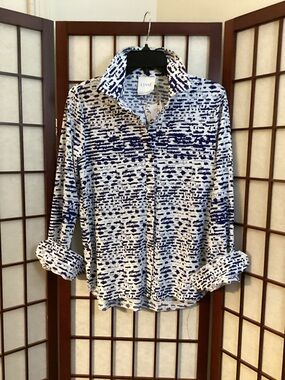 Lyss’e New York Blue Ink Blot All Around Stretch Blouse Size S.